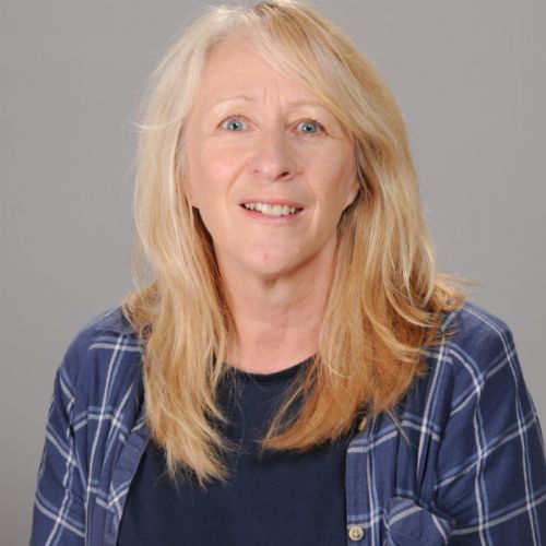 Linda Davis.jpg